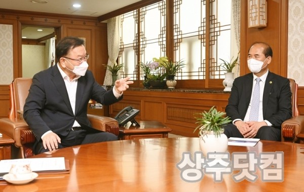 김부겸 총리를 방문한 강영석 상주시장.JPG